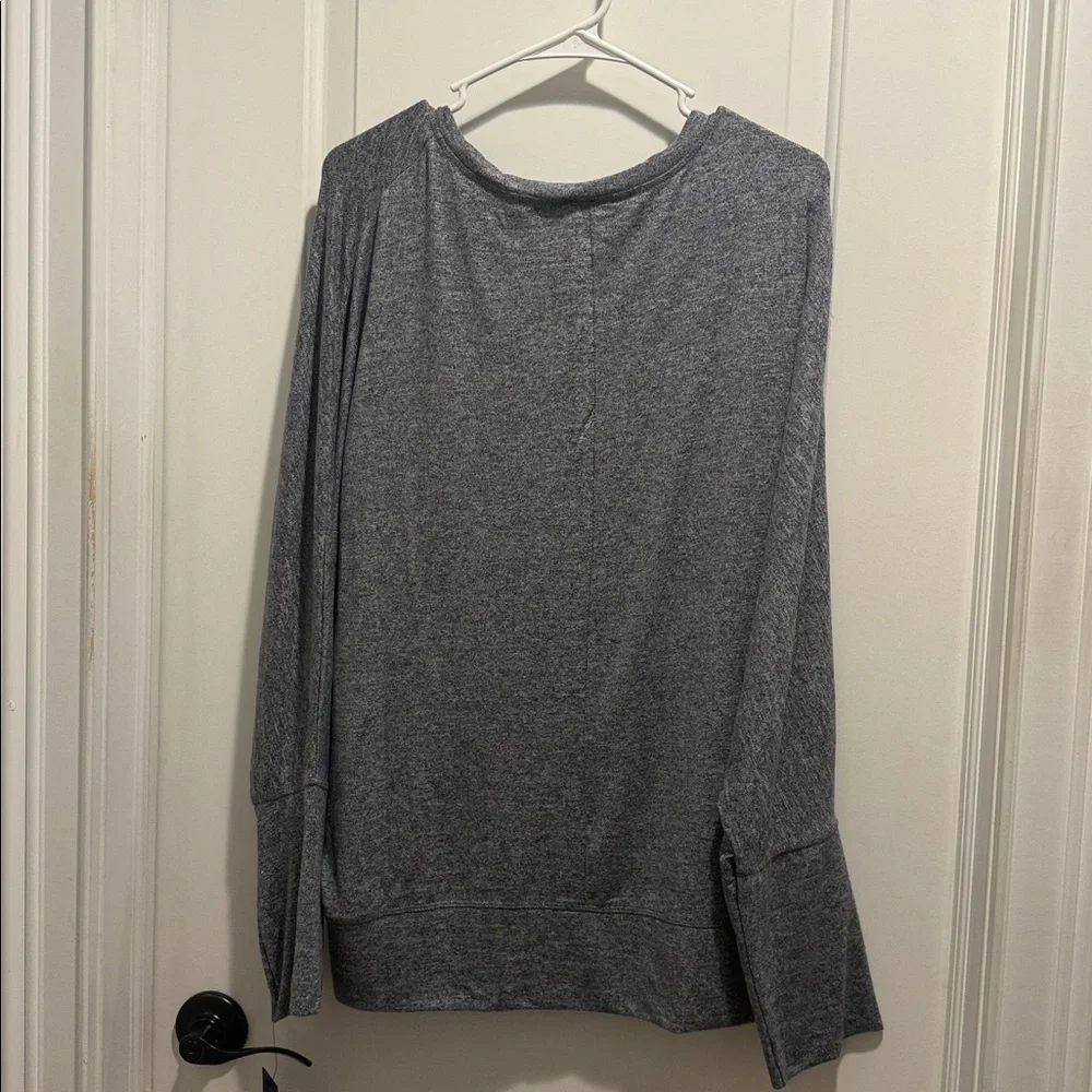 NWT Mono B Heather Gray Long Sleeve Top - Picture 5 of 5